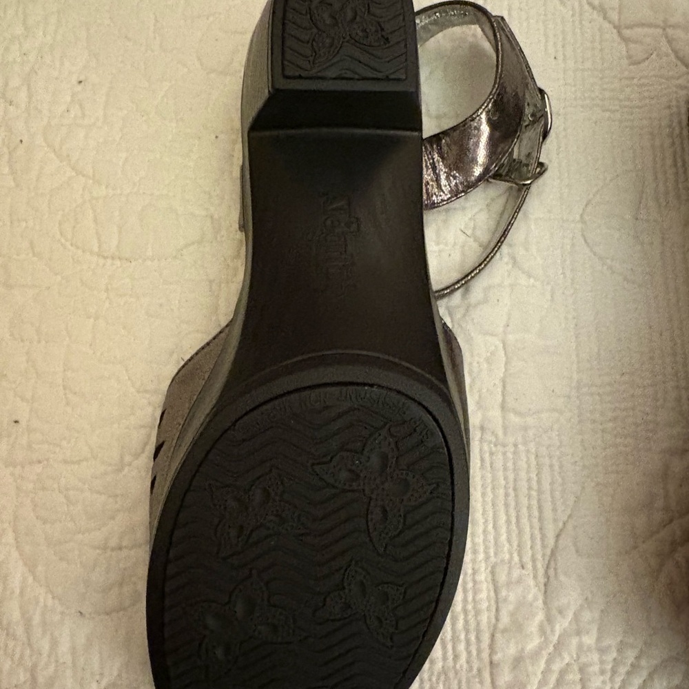 Alegria Metallic Sandals Size 7.5 or 38 - Picture 5 of 6